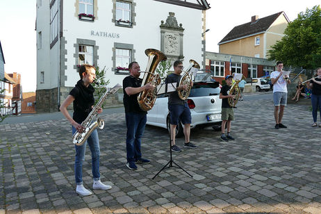 Traditionelles Kirchturmblasen der Naumburger Stadtkapelle mit ihrem Jugendorchester
